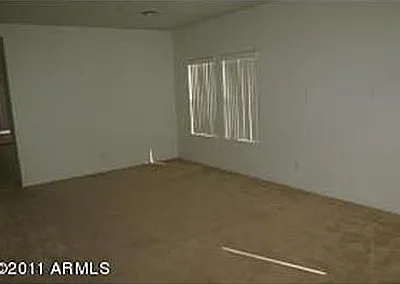 25758 W Nancy Ln — Photo 2
