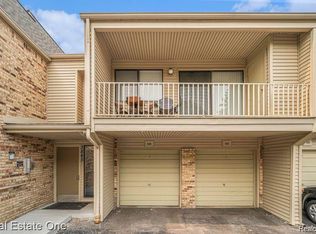 3845 Lone Pine Rd APT 302, West Bloomfield, MI 48323