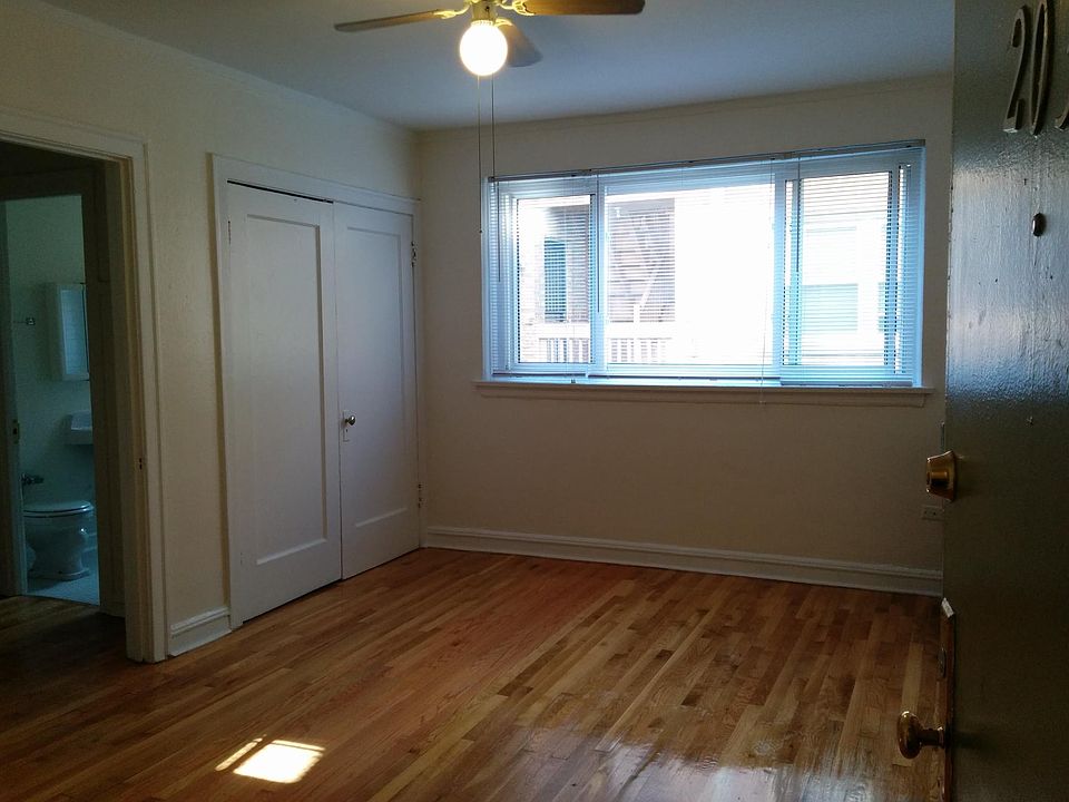 1st image of 1528 W Pratt Blvd APT 303
