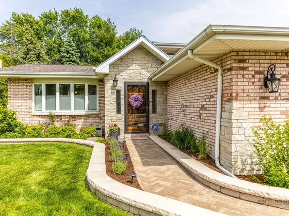 333 Killdeer Rd, Bloomingdale, IL 60108
