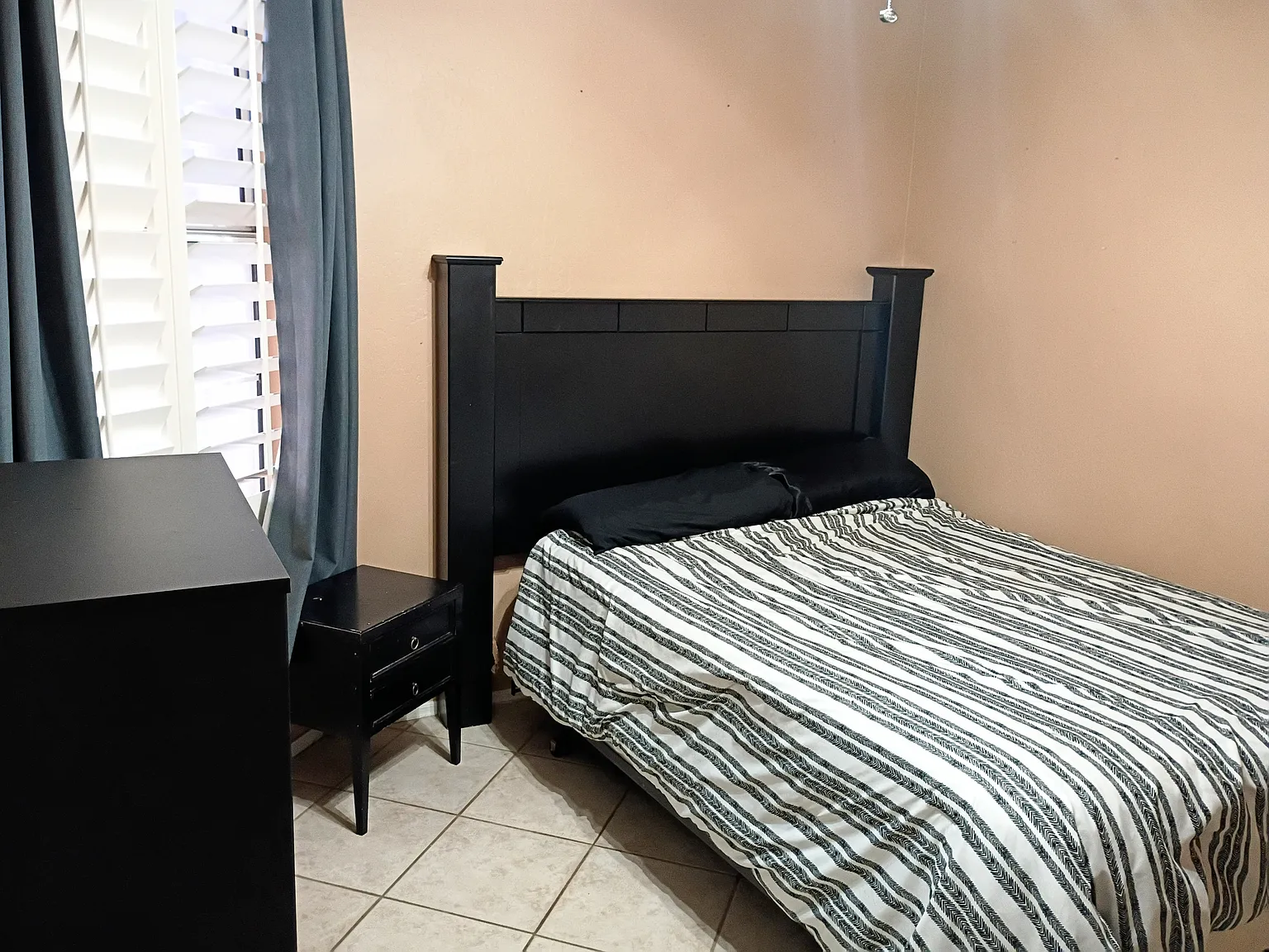 1728 W Cathedral Rock Dr — Photo 2