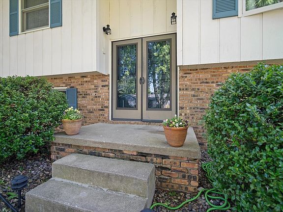 2nd image of 3005 Morningside Dr
