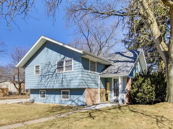 1028 Hahn Pl, West Chicago, IL 60185