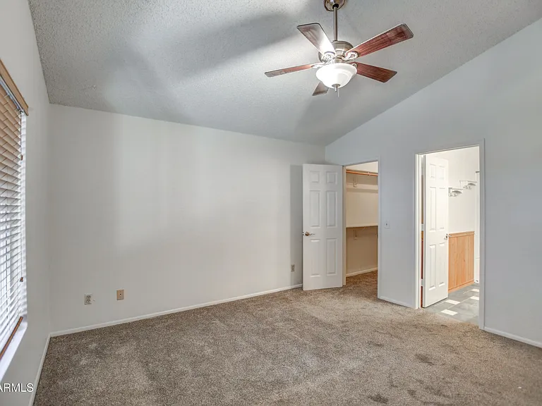 815 E Calle Del Norte — Photo 18