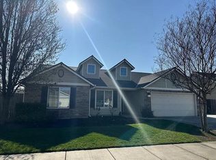 3107 W Oriole Avenue, Visalia, CA 93291