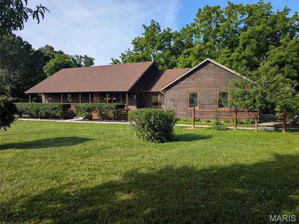 19901 Providence Dr, Lebanon, MO 65536