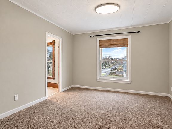 4th image of 313 Tompkins St APT 2