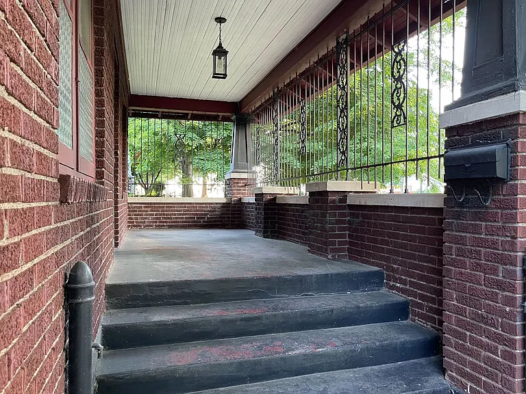 1554 S Campbell Ave — Photo 5