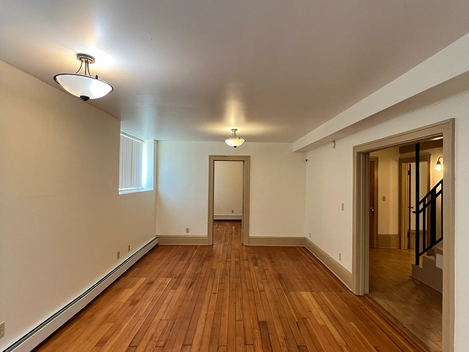 4 bed, 1555 sqft, $2,295 — Photo 2