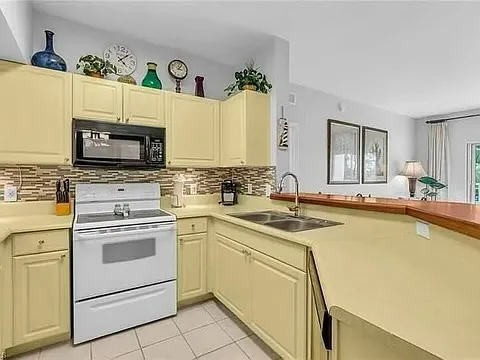15645 Ocean Walk Cir #213 — Photo 5