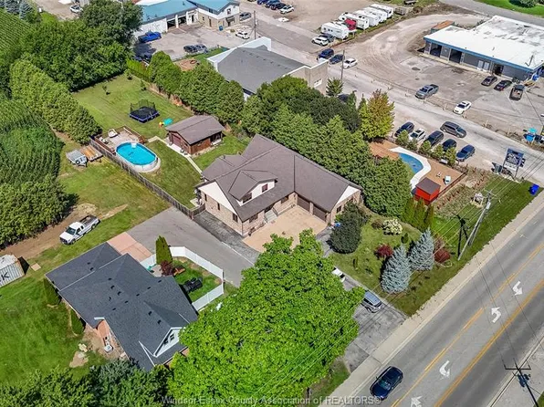 1709 Division Rd N, Kingsville, ON N9Y 2H1