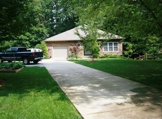 911 Cherokee Rd, Johnson City, TN 37604