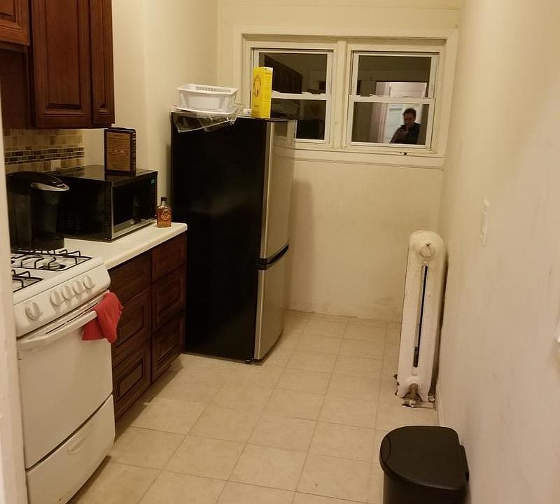 2nd image of 908 E 35th St #2