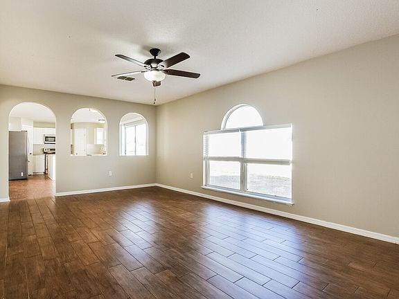 4th image of 2920 Noah Cir