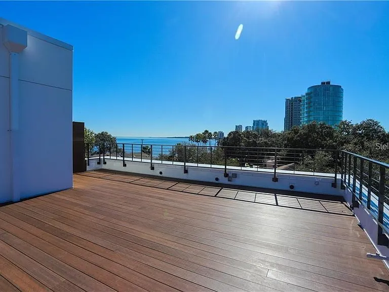 2814 W Barcelona St — Photo 23