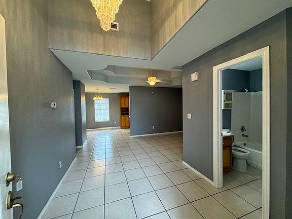 3rd image of 6053 Blanco River St