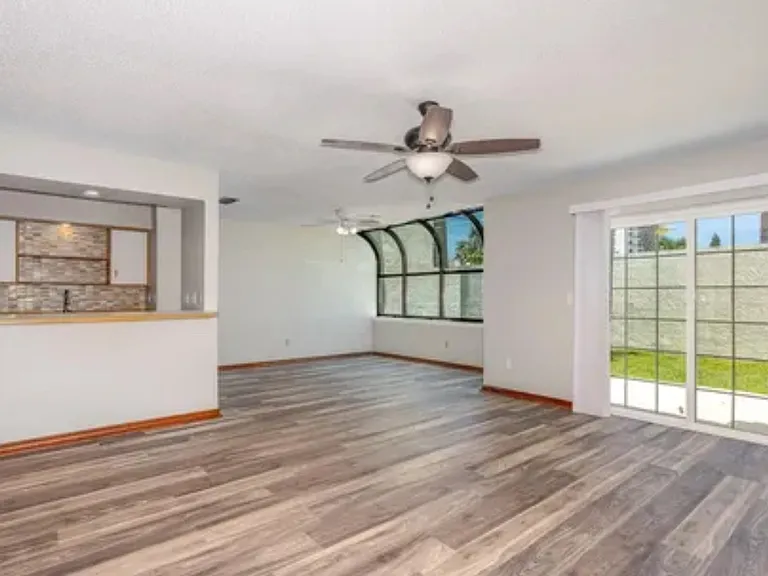 200 Florida Shores Blvd #200 — Photo 7