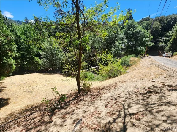 24814 Edelweiss Dr, Crestline, CA 92325