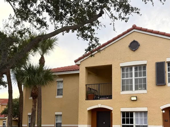 10282 Fox Trail Road S #201, Royal Palm Beach, FL 33411