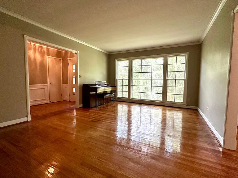 6548 Rolling Fork Dr — Photo 3