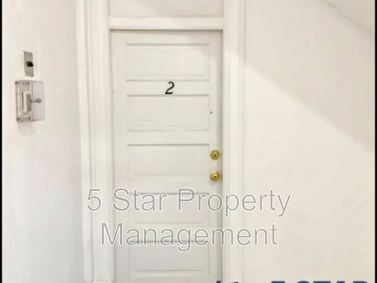 1526 E Yandell Dr #2 — Photo 7