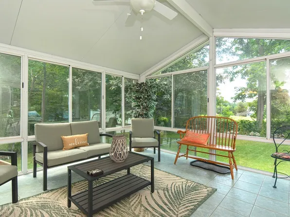 25 Winter St, Mansfield, MA 02048