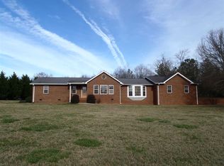 542 Shallow Creek Rd, Hartwell, GA 30643