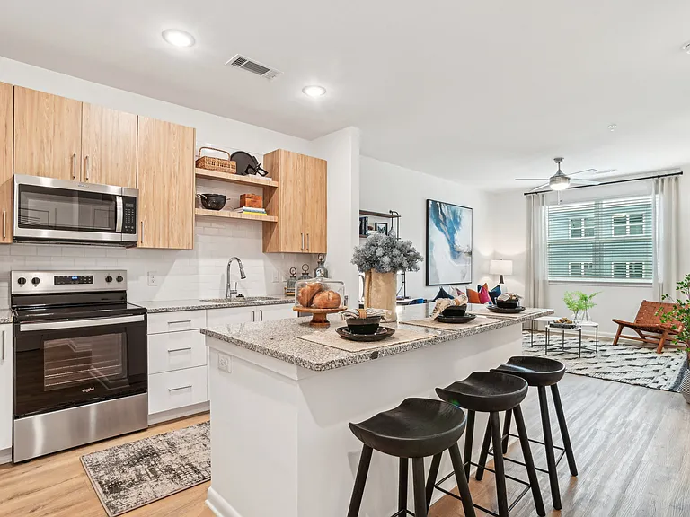 2307 Ridgemont Ave — Photo 1