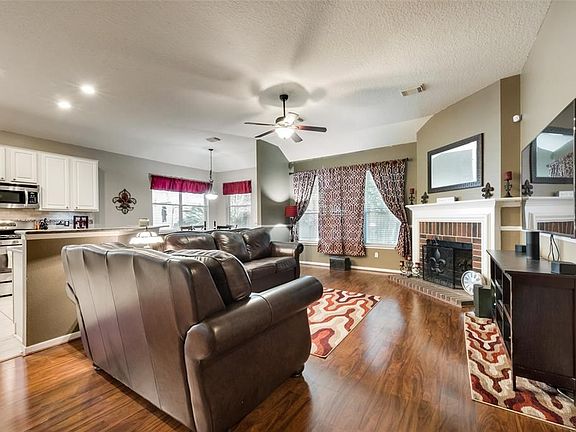 3rd image of 19326 Oak Station Dr