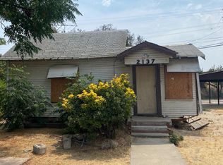 2137 Young St, Selma, CA 93662