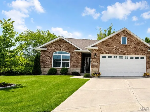 2001 Buttonwood Ct, Maryville, IL 62062