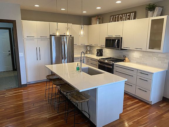 4th image of 510 Whispering Willow Ln