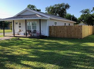 516 Perryman Ave, Palacios, TX 77465
