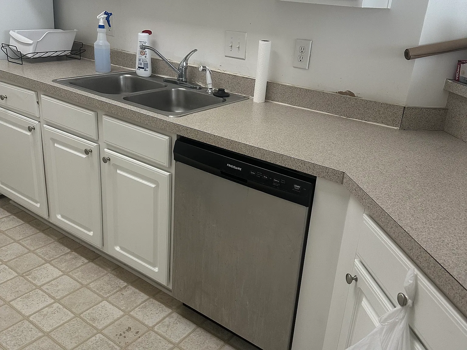 3 bed, 1350 sqft, $1,700 — Photo 4