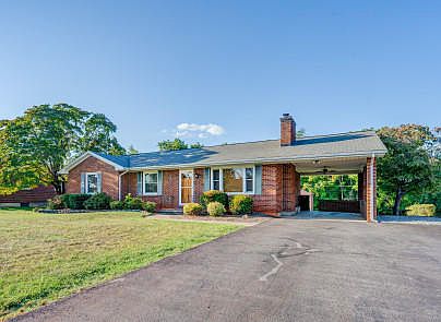 2nd image of 427 Cameron Dr