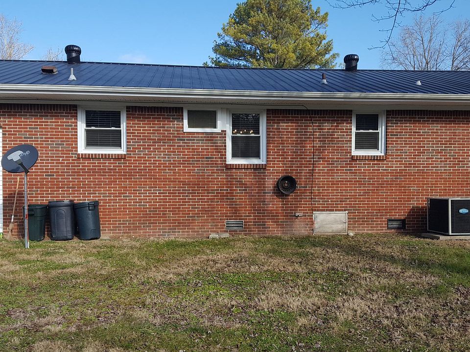 2nd image of 131 Meadowbrook Dr
