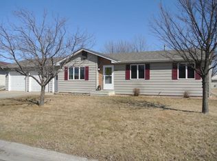 823 Lindy Ln NE, Hutchinson, MN 55350