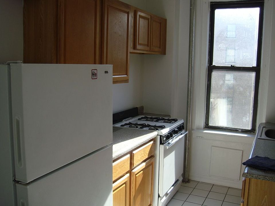 2nd image of 95 W 162nd St APT 35
