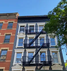 364 West 51st Street in Hell&#39;s Kitchen