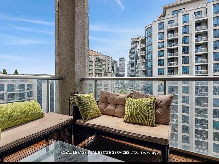 2083 Lake Shore Blvd W #1113 — Photo 21