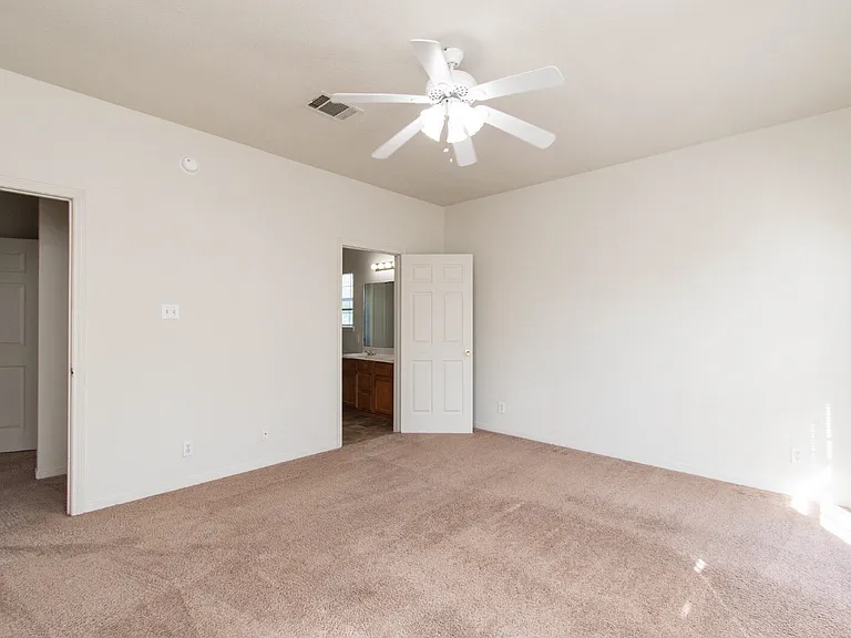 5804 Hamza Cir — Photo 8