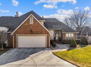 9421 E Bent Tree Cir, Wichita, KS 67226