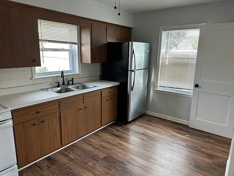 1117 Rode Ave — Photo 5
