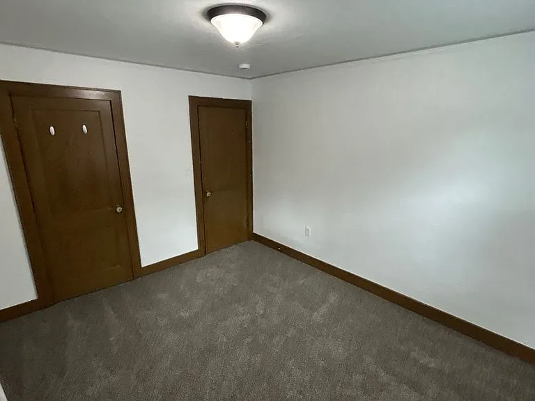 422 SW 9th St — Photo 13