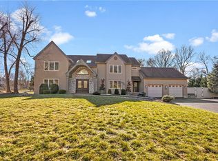 25 Cross Rd, Cortlandt Manor, NY 10567