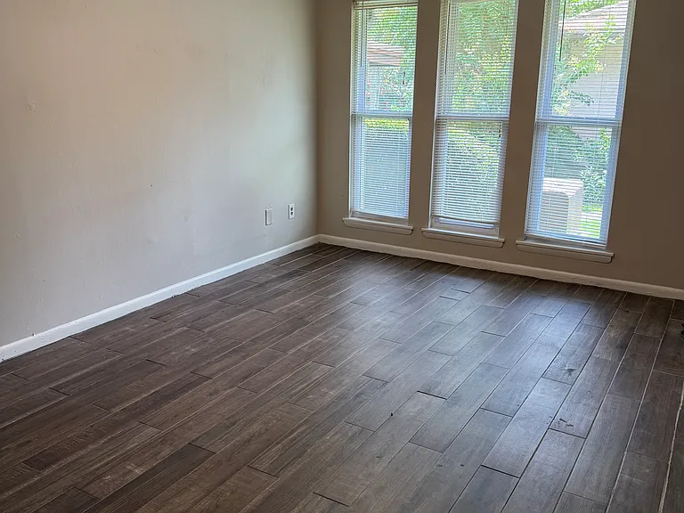 112 Westwood Dr — Photo 8