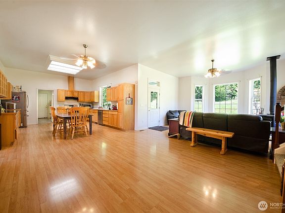 5th image of 12832 Hunter Road SW