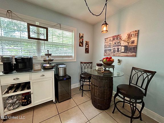 2nd image of 2209 Taylor Ave