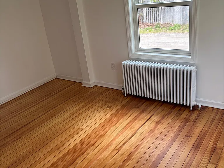 226 Gillette Ave — Photo 11