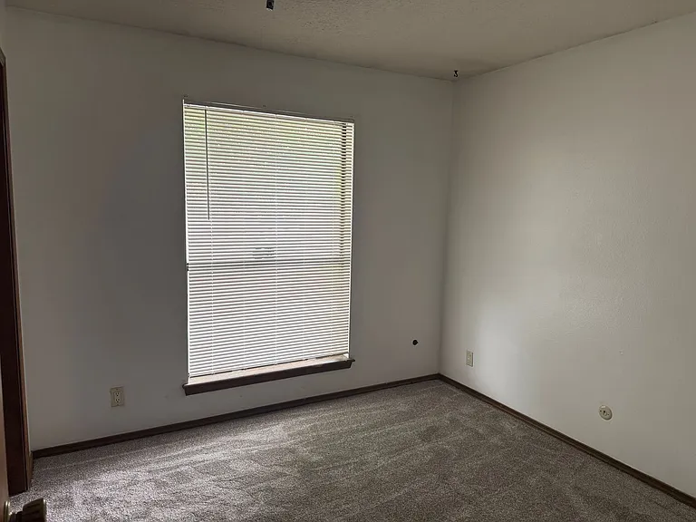 5310 Edwards Dr NE — Photo 18
